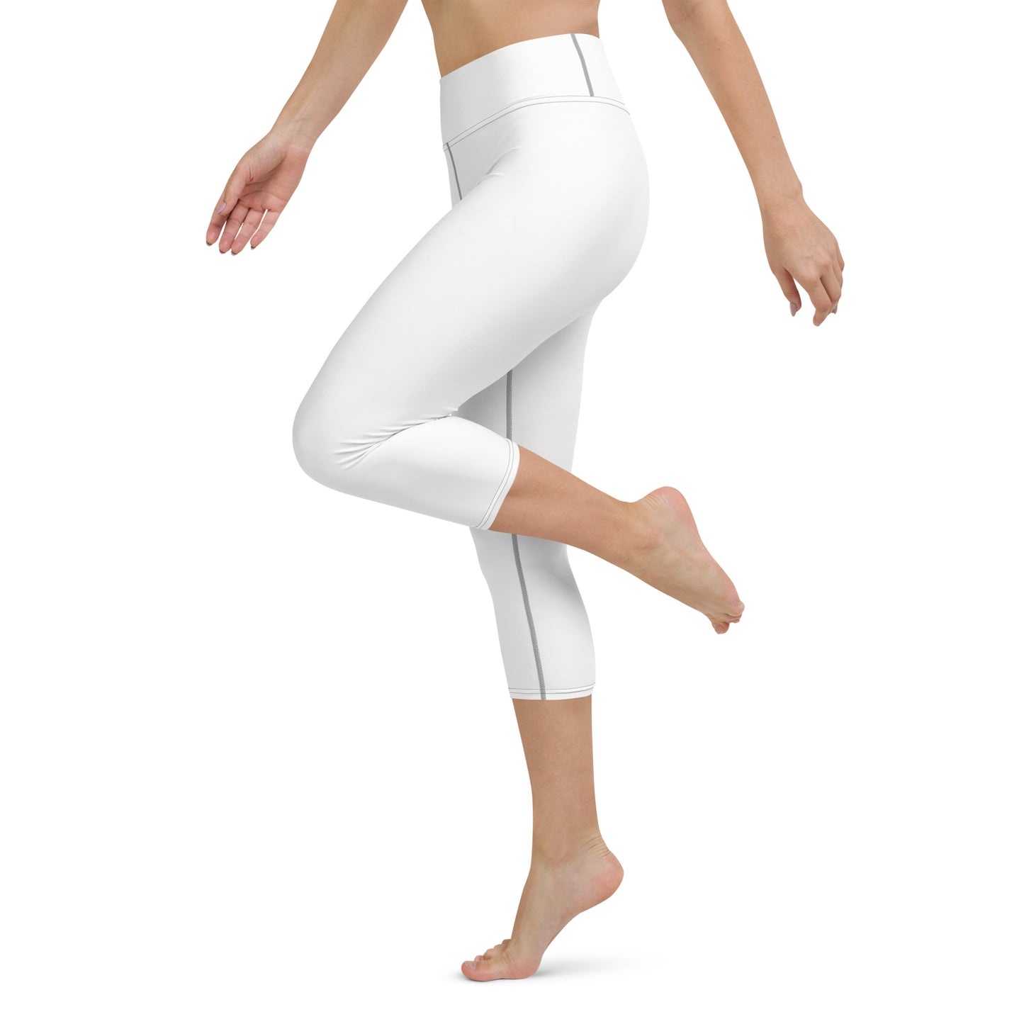 FN WOMEN'S SPORTS: Unamerican Yoga Capri Leggings (white/black)