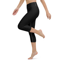 Load image into Gallery viewer, FORYNATION- UNAMERICAN WOMEN&#39;S: B/W YOGA CAPRI LEGGINGS
