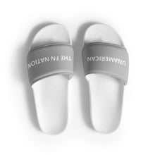 Load image into Gallery viewer, FN UNAMERICAN MEN&#39;S: Signature Slides (white/silver)

